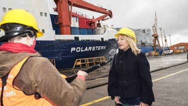 Eine Frau wird interviewt | © Kerstin Rolfes