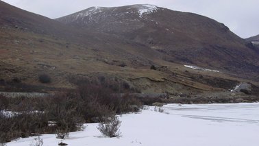 Abbild eines zugefrorenen Sees | © University of Iceland / Steffen Mischke